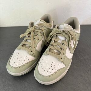 Nike Women’s Dunk Low- size 9